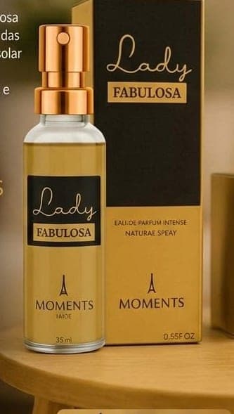Frasco e caixa do perfume de bolso Lady Fabulosa da Moments Paris, fragrância floral.