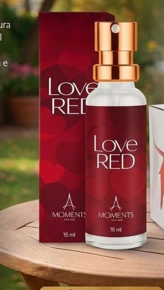 Frasco e caixa do perfume de bolso Love Red da Moments Paris, fragrância floral e frutal.